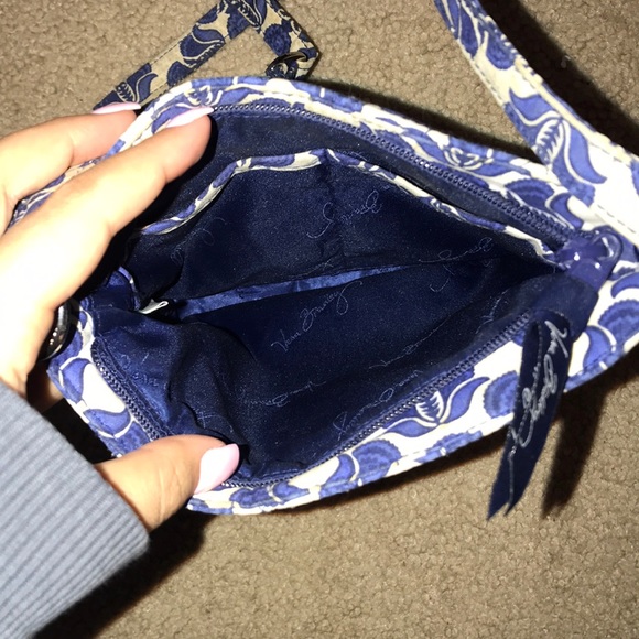 Vera Bradley Cross Body Bag - Picture 4 of 6